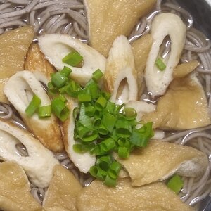 油揚げとちくわのかけ蕎麦